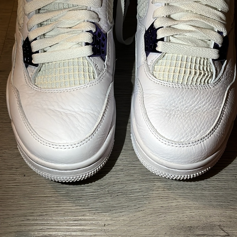 Like new Air Jordan 4 retro white/court purple - Picture 4 of 12